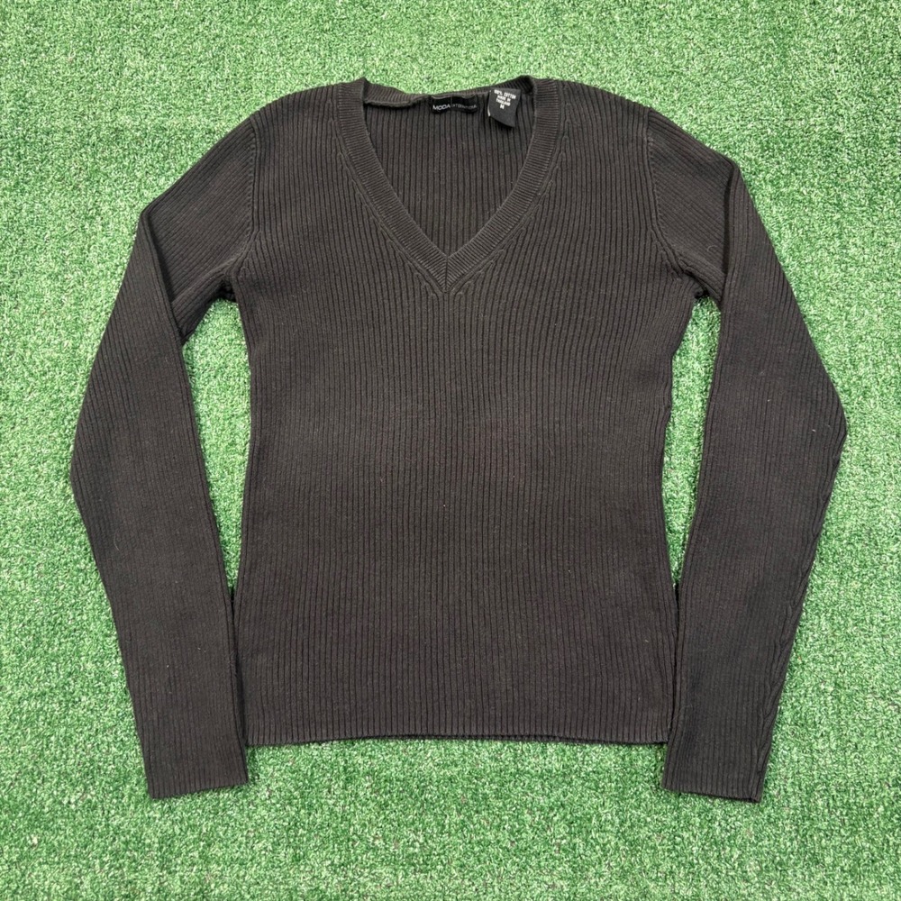 Y2K Moda International V-Neck Ribbed Sweater